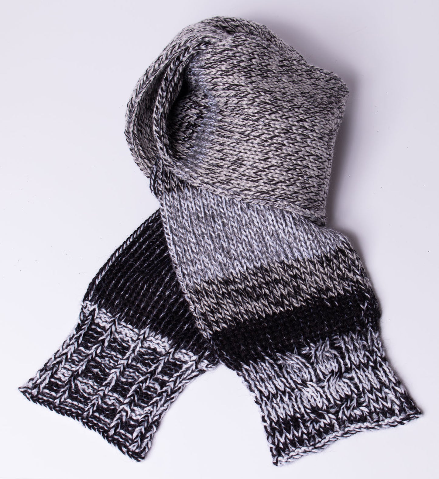 Pebbled Scorpius Scarf